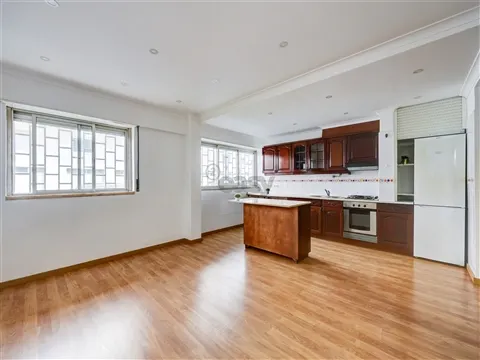Apartamento T2 no Cacém