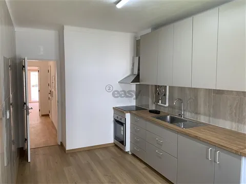 T3 totalmente Renovado com 130 m² e Varanda