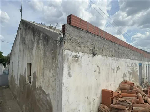 Moradia T2 para remodelar em Castro Verde