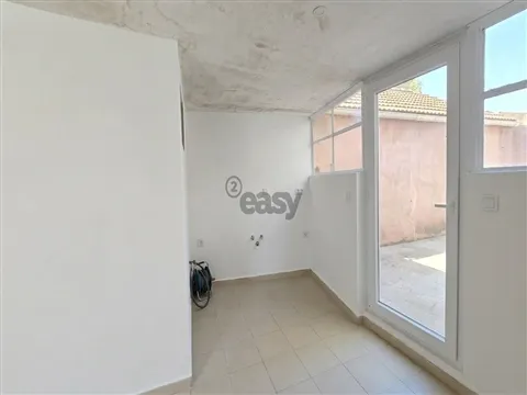 Moradia T1 com pátio para remodelação