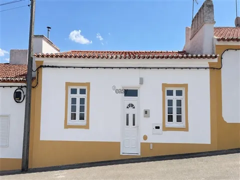 Moradia Térrea T2 com Logradouro E Elevado Potencial, Cabeço de Vide
