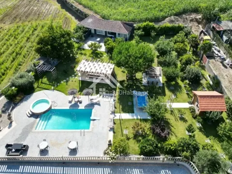 Moradia T4 c/ piscina, Polvoreira, Guimarães, Braga