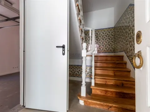 For Rent - T4 - Sintra - Balcony - Garage - Storage