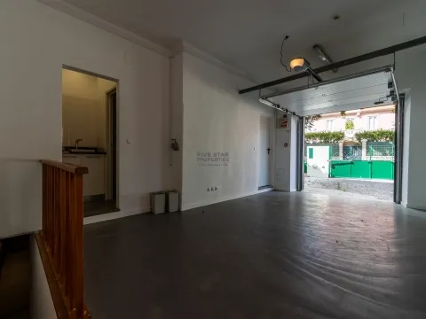 For Rent - T4 - Sintra - Balcony - Garage - Storage