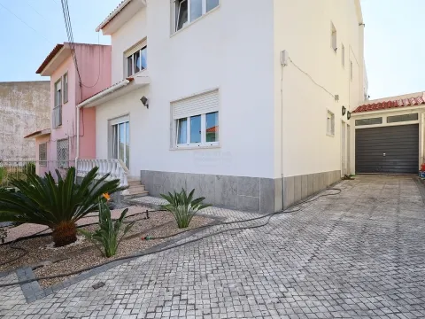Arrendamento - T4 - Duplex - Terraço – Oeiras - Porto Salvo
