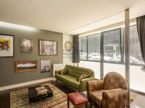 Arrendamento - Apartamento T1 Duplex -  Mobilado - Av. da Liberdade