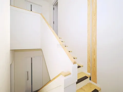 Duplex T2+1 -  Novo - Oeiras - 2o Direito
