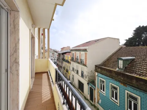 T2 – Renovado - Elevador - Varanda - Graça