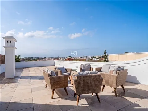 T2 Renovado - Penthouse - Terraço - Urbanização Boca Do Rio - Estômbar