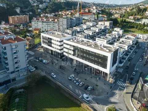 Loja Comercial em S. Pedro da Cova, Gondomar