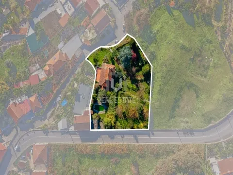 Moradia Individual T4 com Piscina em Ruílhe, Braga