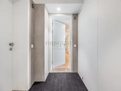 Appartement de luxe de 4 chambres avec 2 suites et terrasse – Casas do Parque