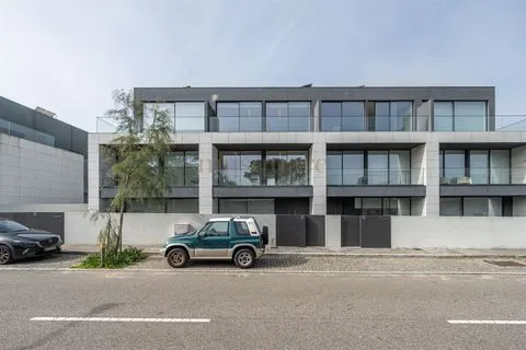 Moradia T4 de luxo com piscina e vista mar - Canidelo, Gaia