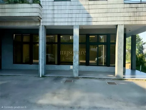 Loja Comercial para Arrendamento em São Roque (junto a São João da Madeira)