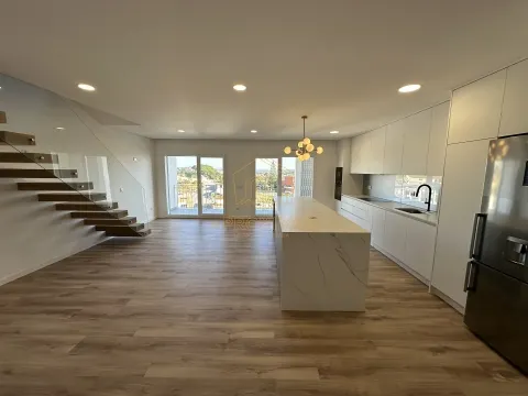 Apartamento T2+2 c/ garagem dupla - Figueira da Foz