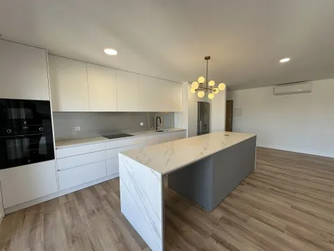 Apartamento T2+2 c/ garagem dupla - Figueira da Foz