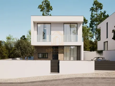 Moradia T4 nova c/ piscina