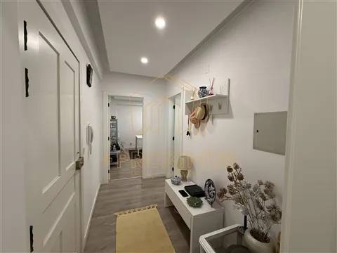 Apartamento T2 com Garagem – Alto do Forno