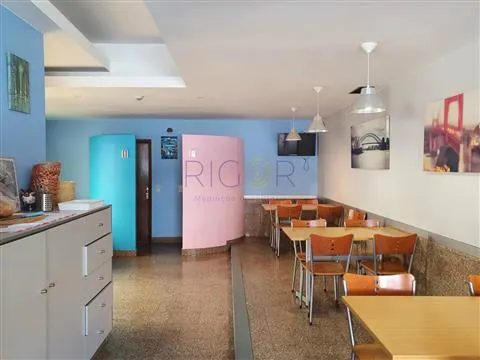 Loja de 2 pisos ao Mira Maia Shopping