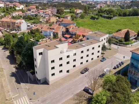 Apartamento T2 com terraço em construção em Campanhã.