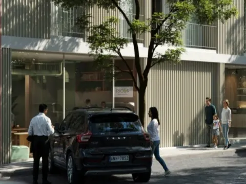 Loja de 82m2 com terraço e jardim exterior a poente a 500mts da praia de Matosinhos