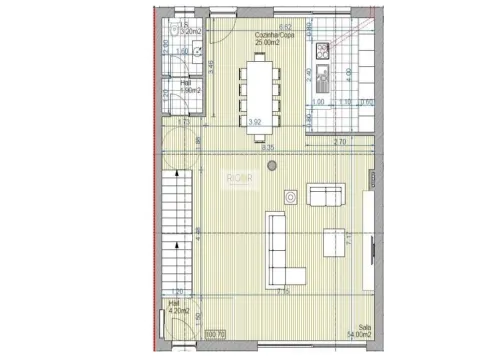 Moradia T3 de 3 frentes e jardim em construção no centro da Maia