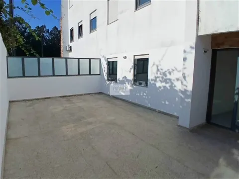 Apartamento T2 com 2 terraços e garagem em Macieira da Maia