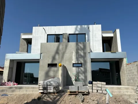 Casa T4 Aveiro, arquitectura moderna cerca de la Universidad y del Hospital