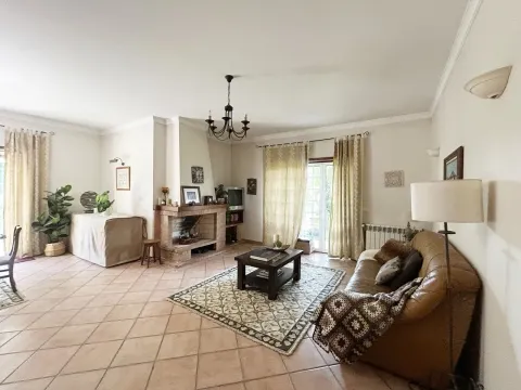 4-bedroom house in Aveiro, Oiã, close to the city center