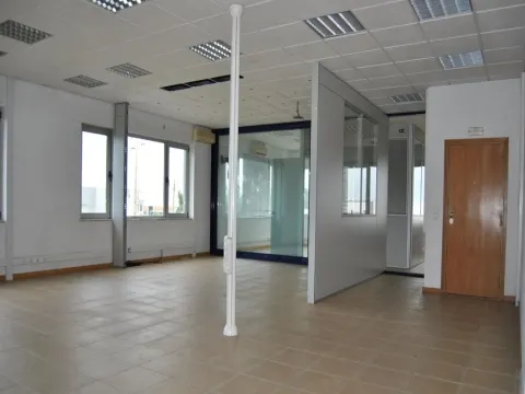 Escritório em Aveiro, zona industrial da Taboeira