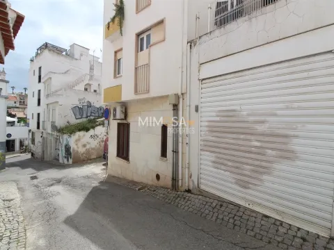 78 m² shop ready to use in the historic centre of Lagos