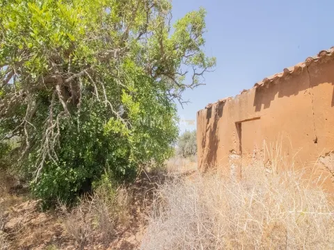 2ha plot with ruins near Praia da Luz, Lagos