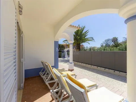 Moradia T3 Exclusiva com piscina a 2 min da Meia Praia – Lagos