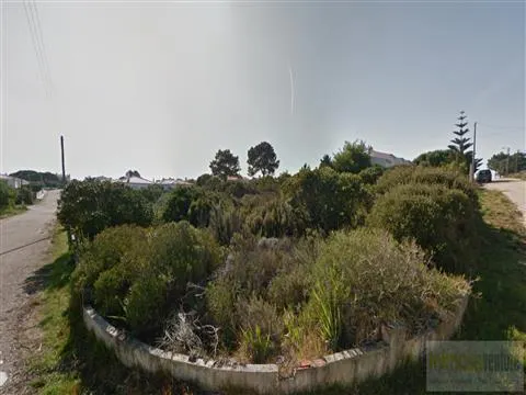 Make your dream come true with this 1160m² plot of urban land in Vale da Telha