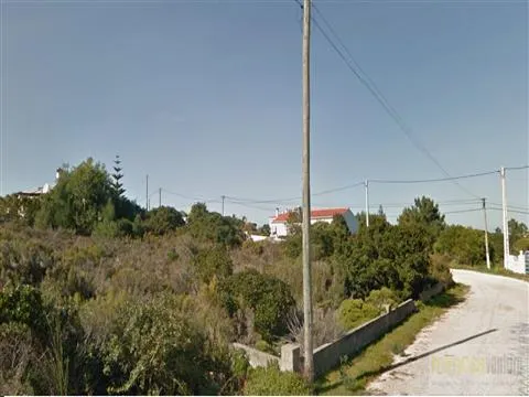 Make your dream come true with this 1160m² plot of urban land in Vale da Telha