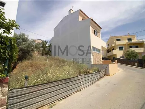 Plot for housing construction in Mexilhoeira da Carregação.