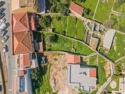 Casa tradizionale a Ferragudo con ARU: opportunità riabilitativa.