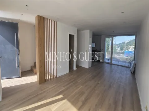 Exclusiva Moradia V3 c/ Suite, Closet e Jardim em Palmeira, Braga