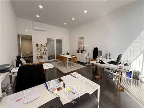 Escritório c/ 50m2 equipado c/ AC - Ferreiros, Braga