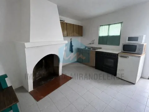 Moradia em Suçães com mais 7,5 hectares de terrenos anexos