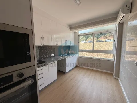 Apartamento T3 totalmente remodelado em Mirandela situado no 3.º e último andar 