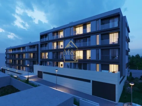 Apartamento T1+1, novo, varanda, garagem, luxo