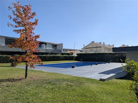 Moradia T4 de Luxo - Condomínio Fechado