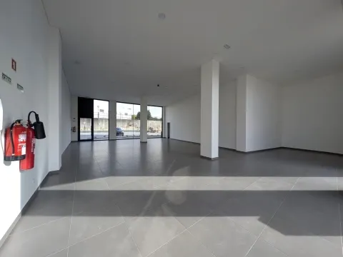 Arrendamento de Loja - Esgueira