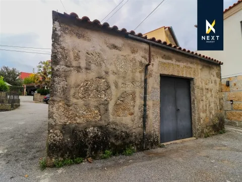 Moradia T2 a menos de 3 minutos do centro de Viseu – para remodelar