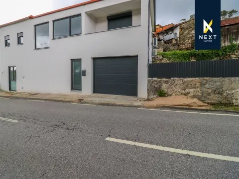 Moradia T3 geminada com terreno em Viseu