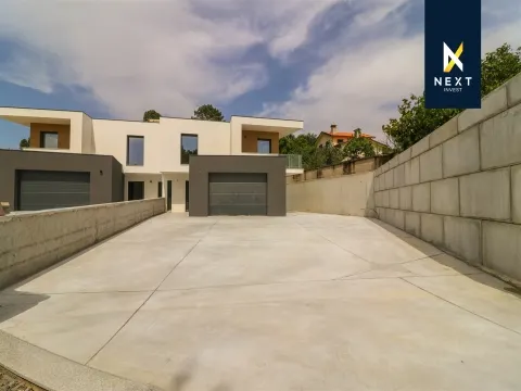 Moradia geminada T3 em Rebordinho, São João de Lourosa, Viseu