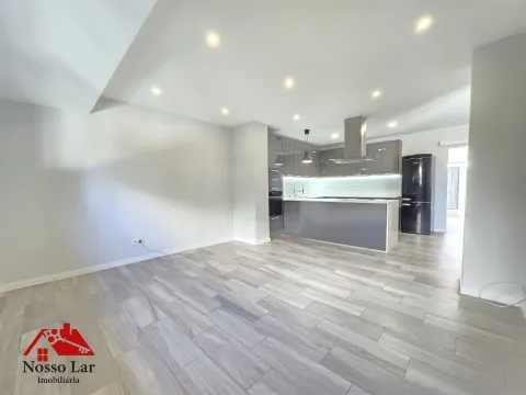 Fantástica Moradia T4 na Reboreda com garagem e espaço exterior