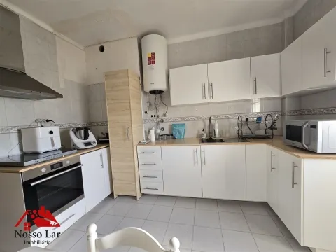 EXCLUSIVO! - Venda de apartamento T4 com garagem na zona dos Ciprestes, em Setúbal