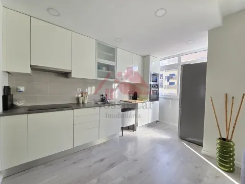 EXCLUSIVO - Apartamento T3 no Bairro do Liceu/Vanicelos em Setúbal